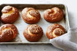 Pretzel Roll