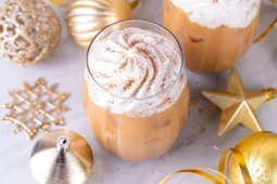 An iced gingerbread latte